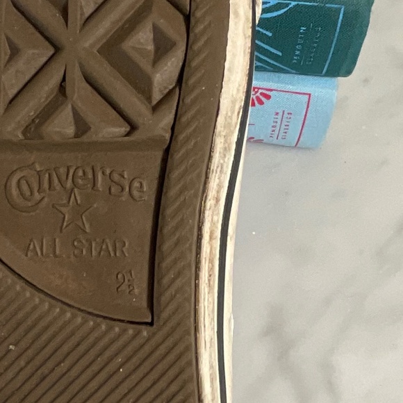 Converse Chuck Taylor All-Star Sneakers Size 2.5 Unisex - Picture 7 of 8